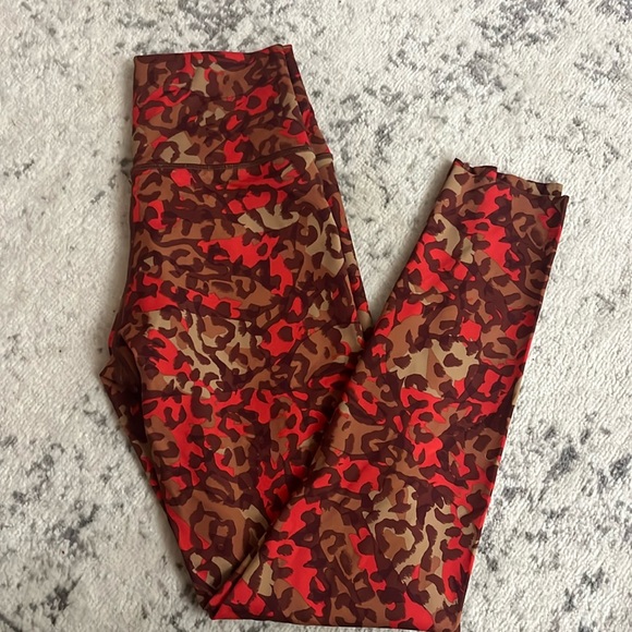 Offline by Aerie 7/8 legging - Picture 1 of 2